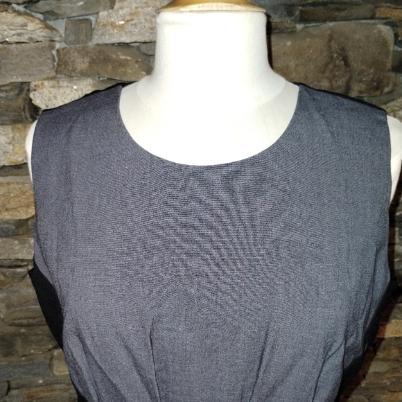 Calvin Klein NWT Elegant Gray and Black Sleeveless Dress, Flattering - Picture 4 of 11